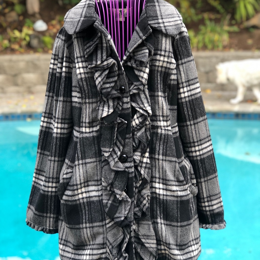 Beautiful Winter Coat💕 - Picture 2 of 11